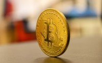 手把手教你，如何将交易所的比特币安全转移并存储到U盘
