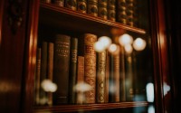 什么样的币会上交易所？揭秘项目方上币背后的逻辑，揭秘上币内幕，什么样的加密货币才能登陆交易所？